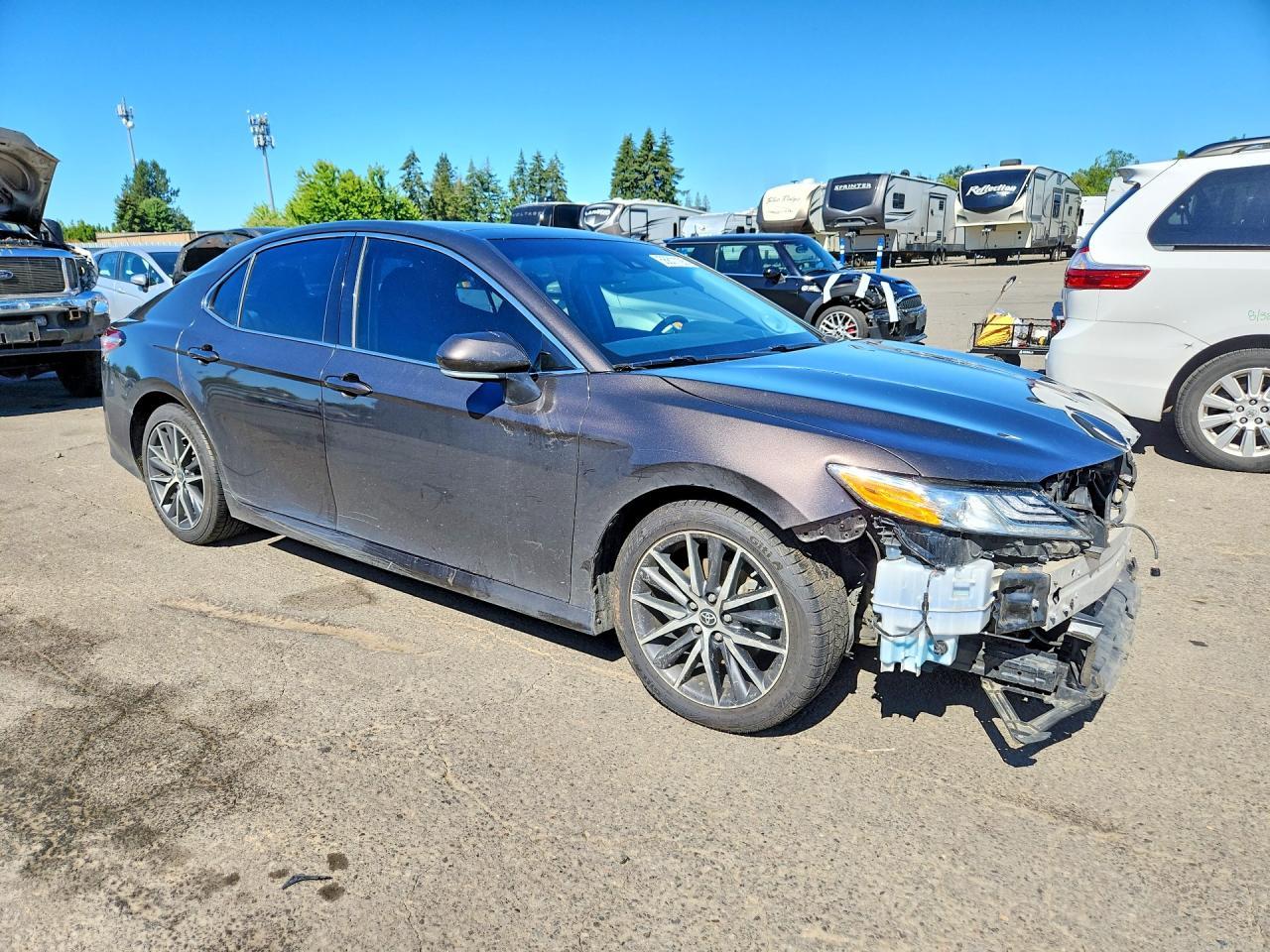 2018 TOYOTA CAMRY