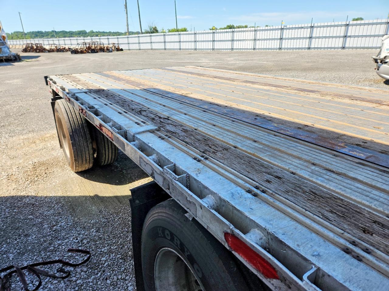 2005 Fontaine Flatbed