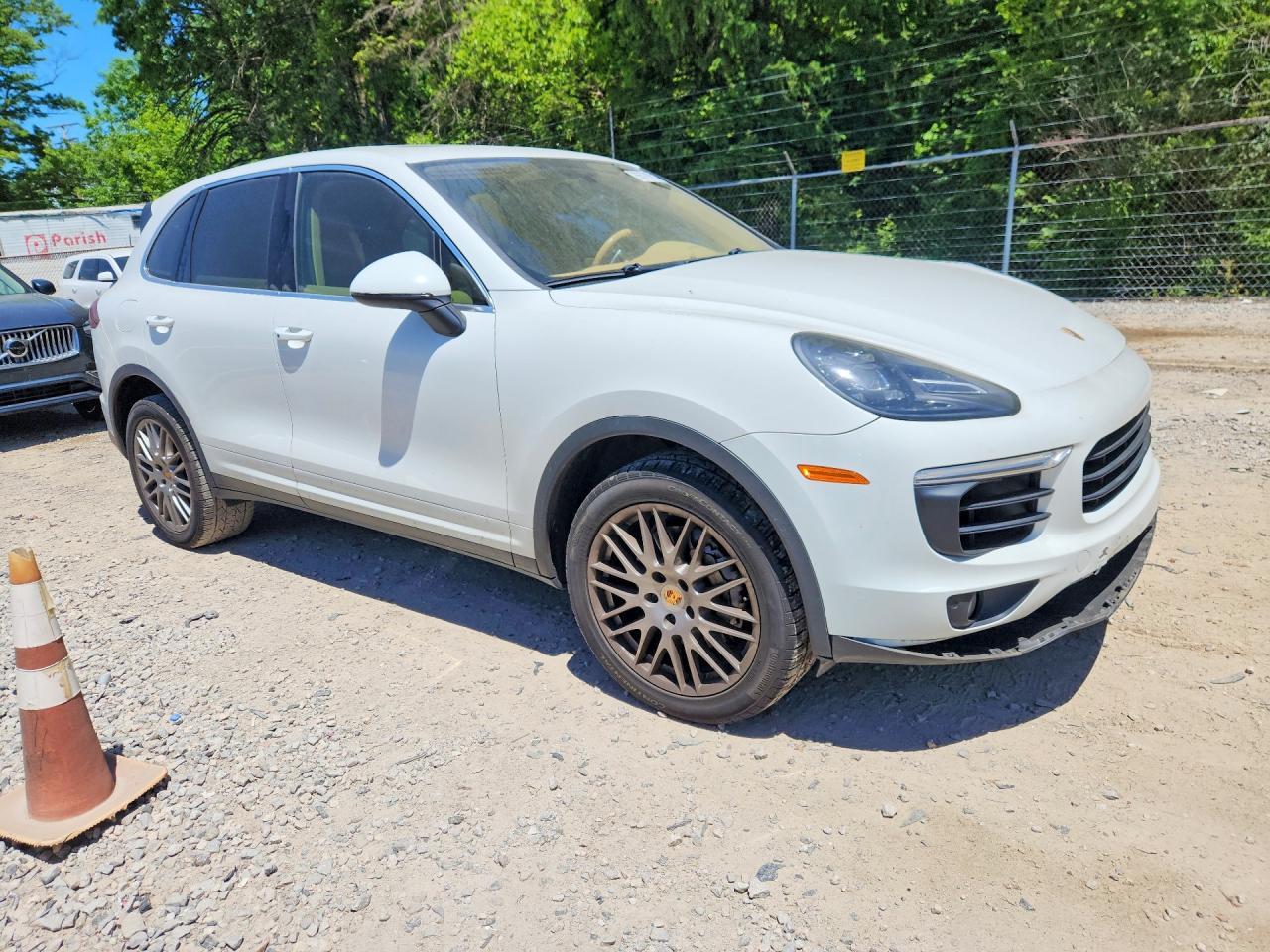 2016 PORSCHE CAYENNE