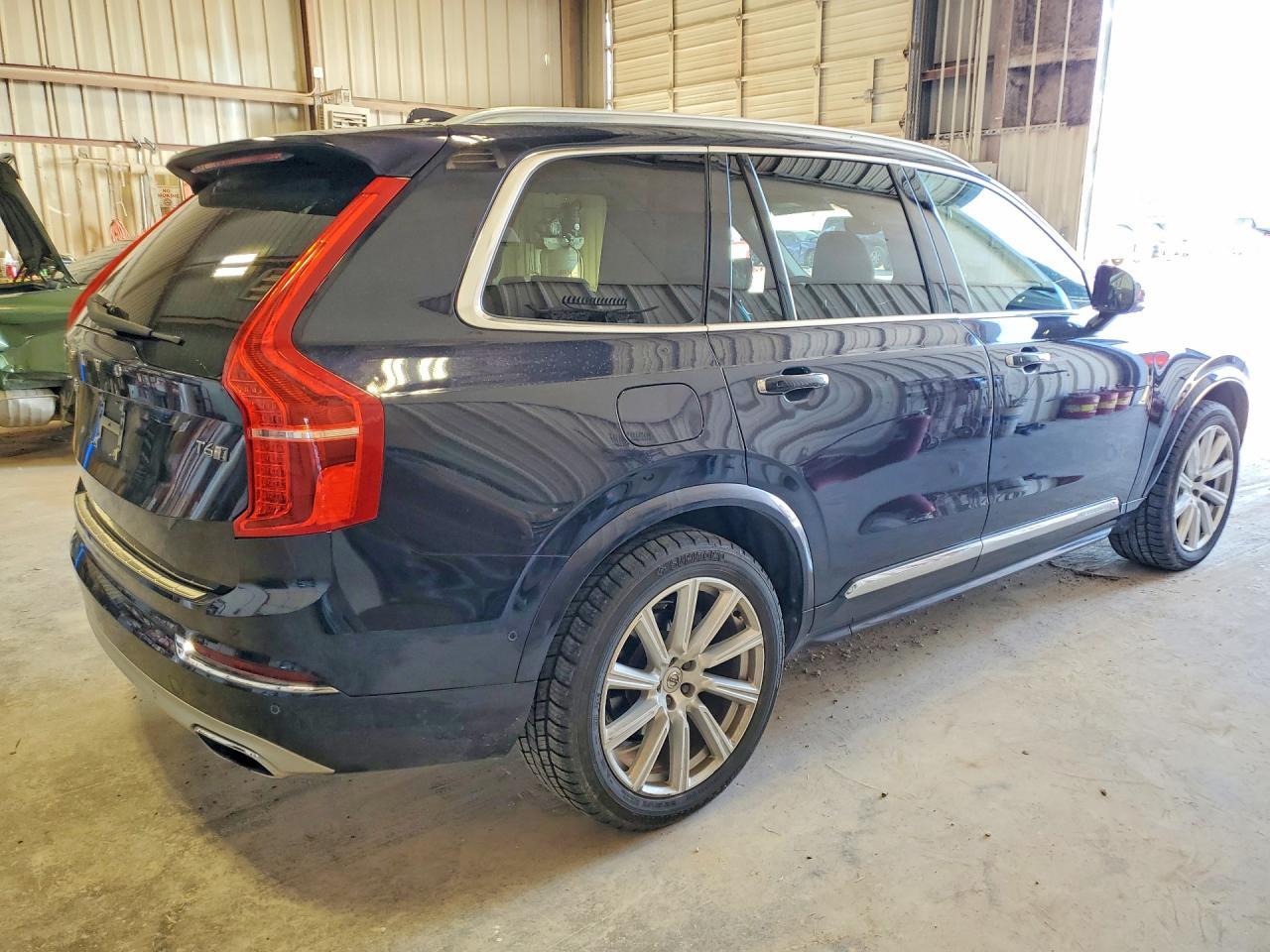 2017 VOLVO XC90