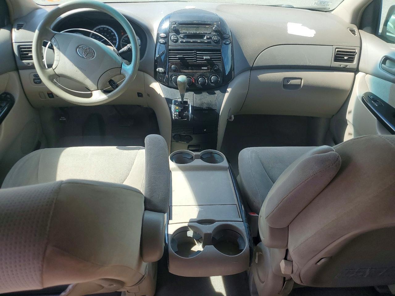 2004 TOYOTA SIENNA