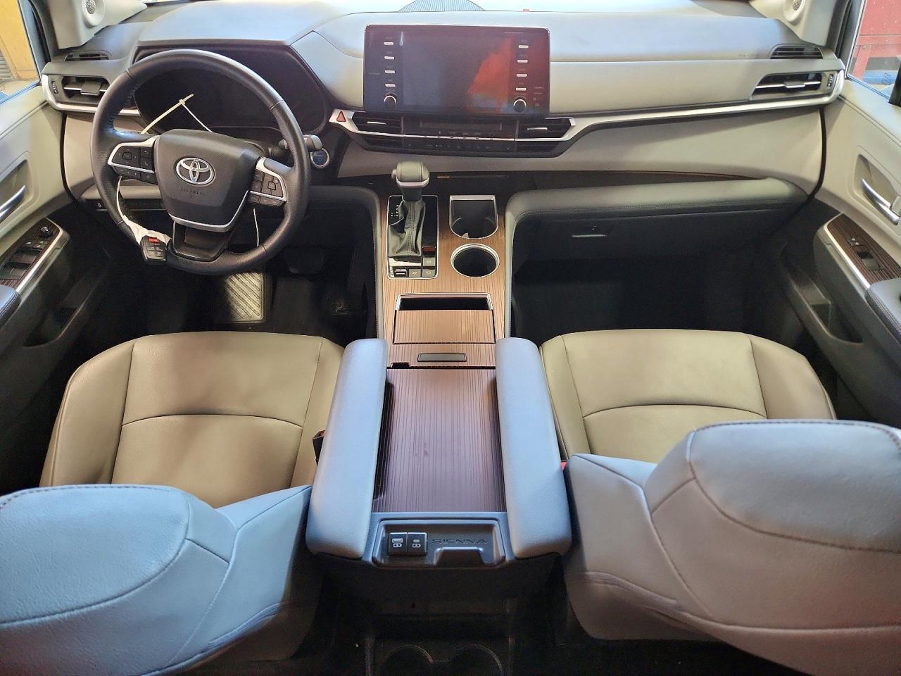 2024 TOYOTA SIENNA