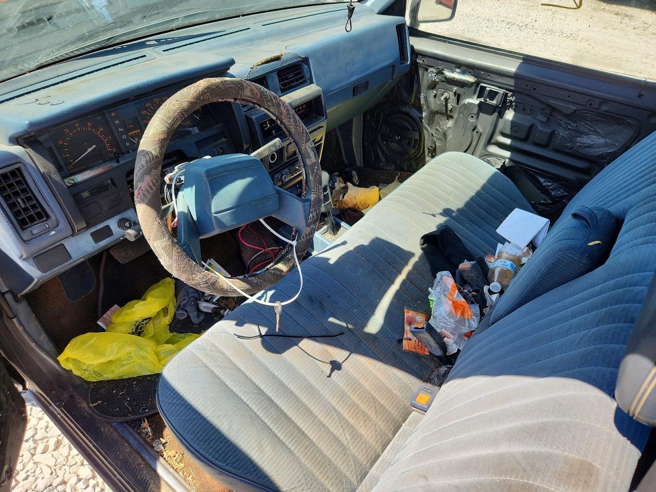 1989 NISSAN D21