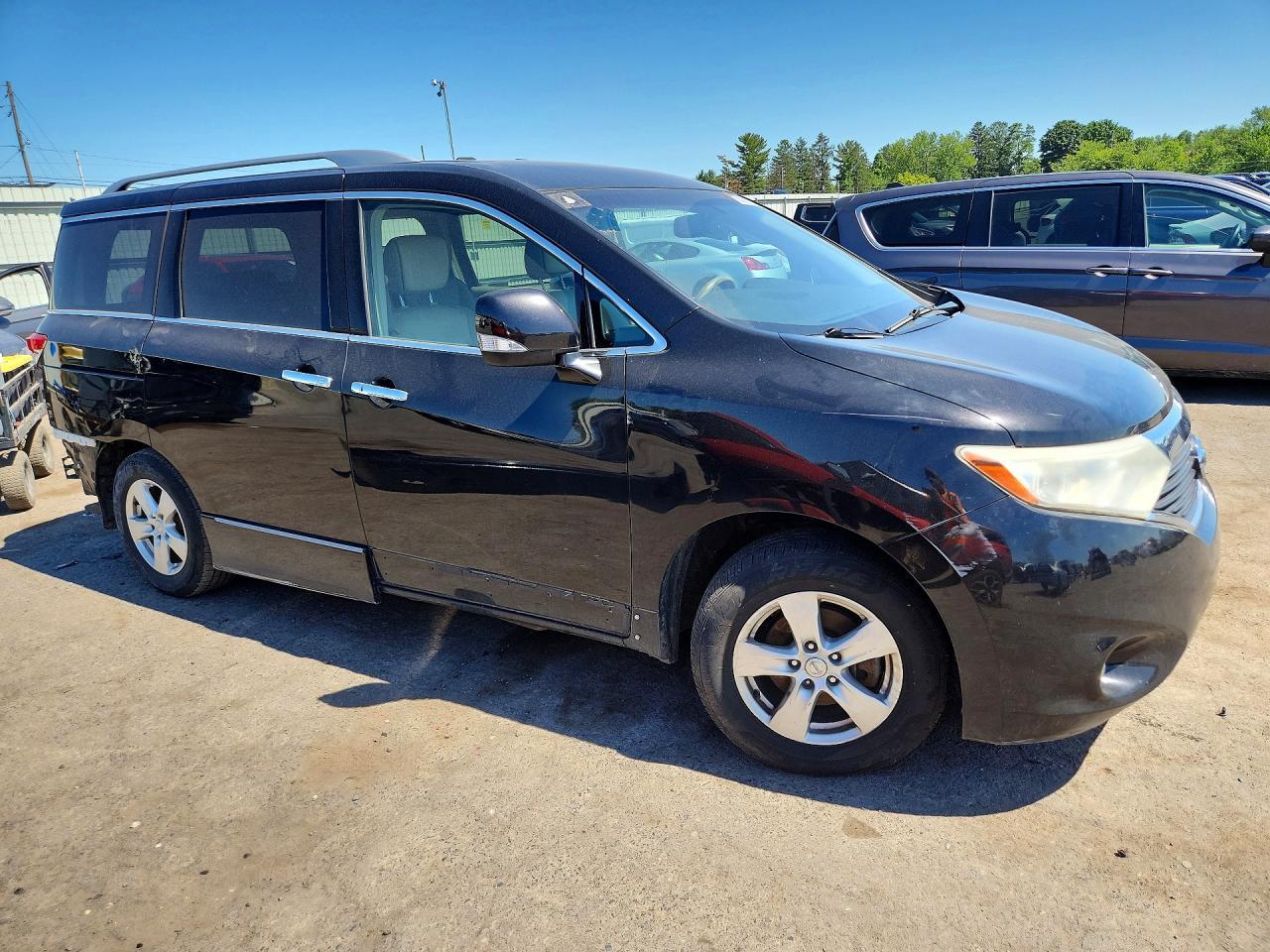 2011 NISSAN Quest