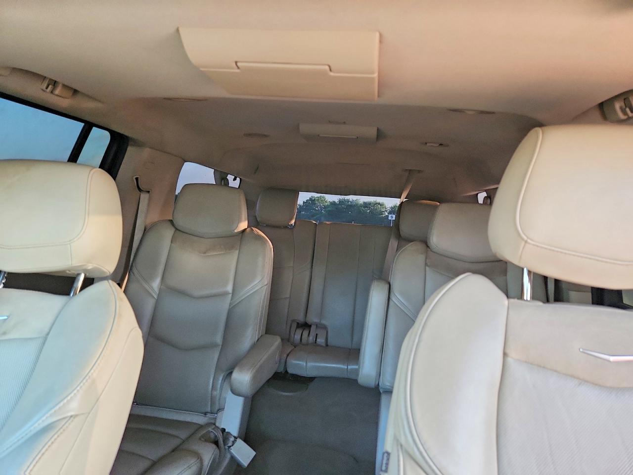 2016 CADILLAC Escalade ESV