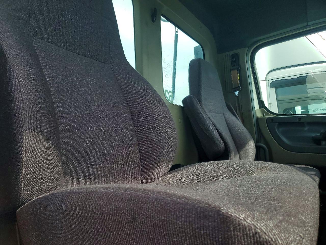 2018 FREIGHTLINER Cascadia 113