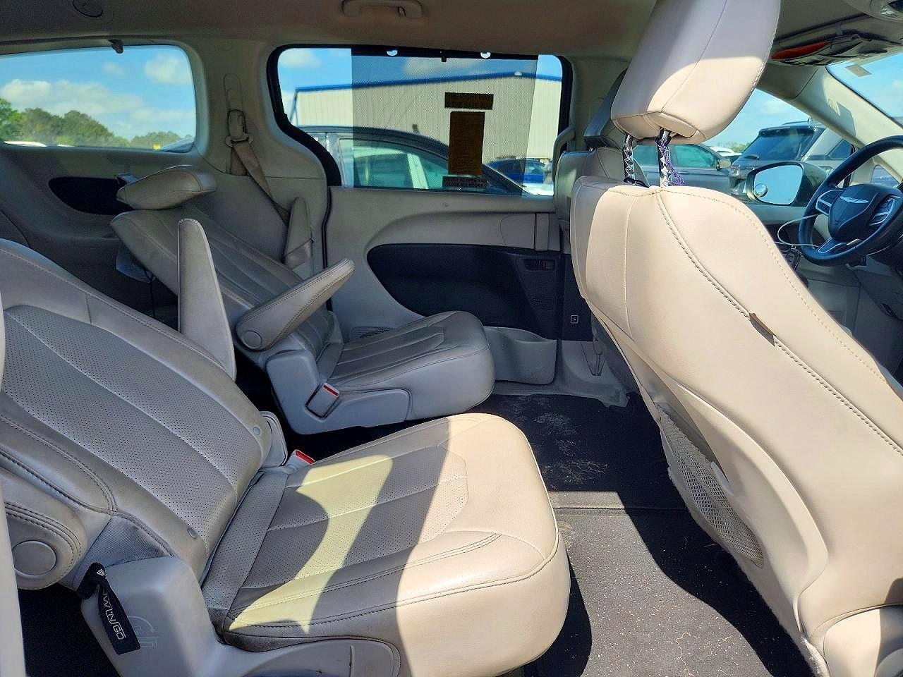 2021 CHRYSLER Voyager