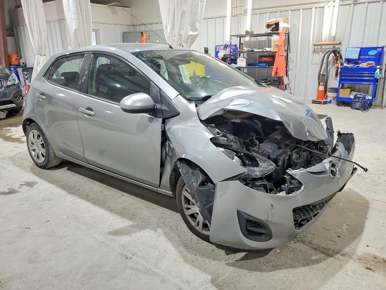 2013 MAZDA 2
