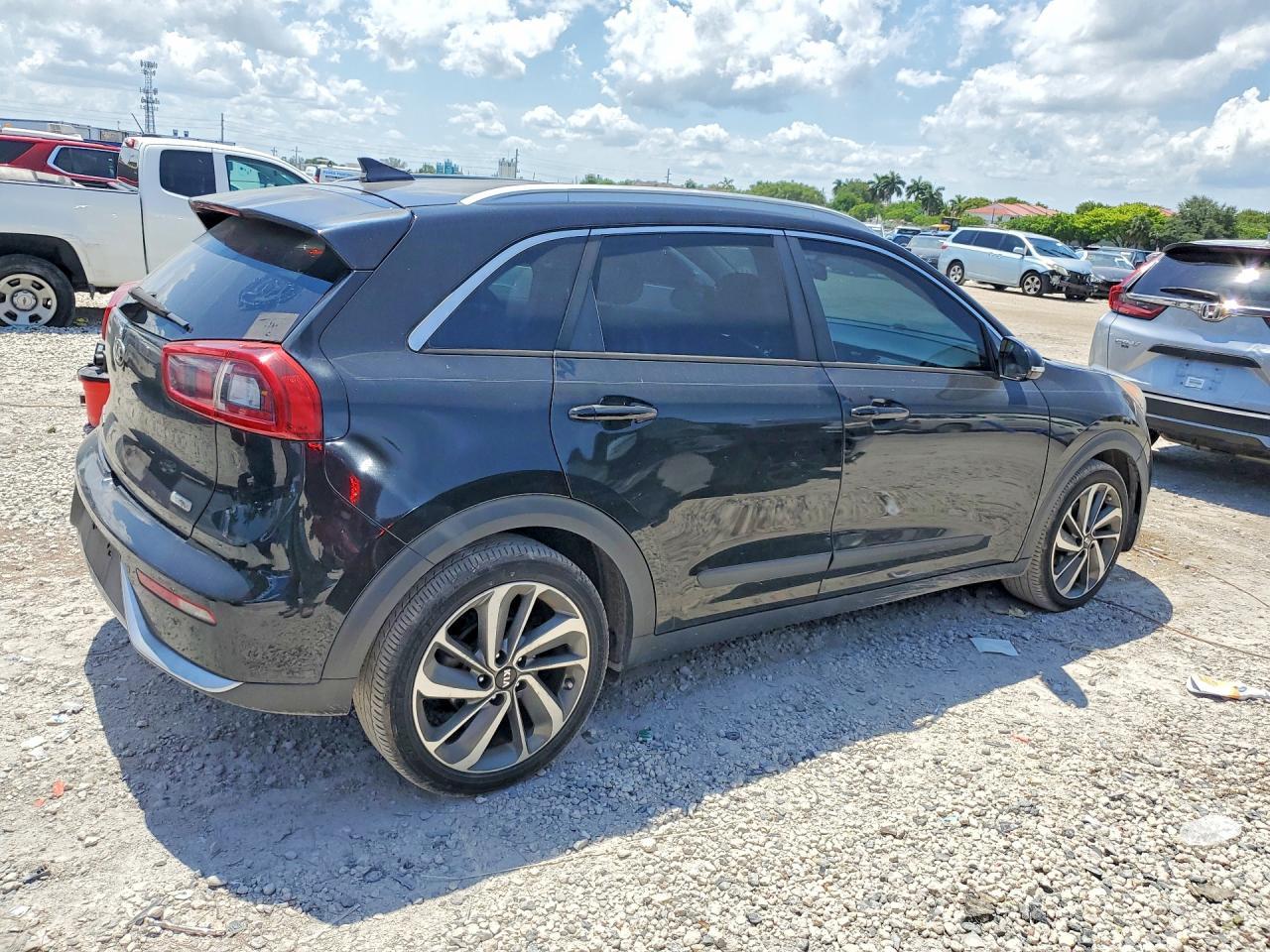 2017 KIA Niro