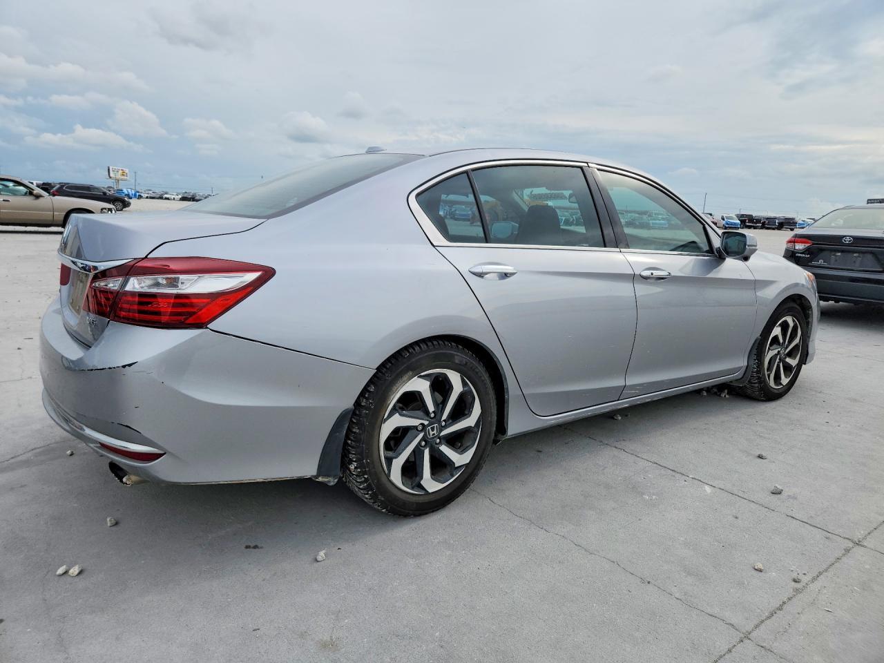 2016 HONDA ACCORD