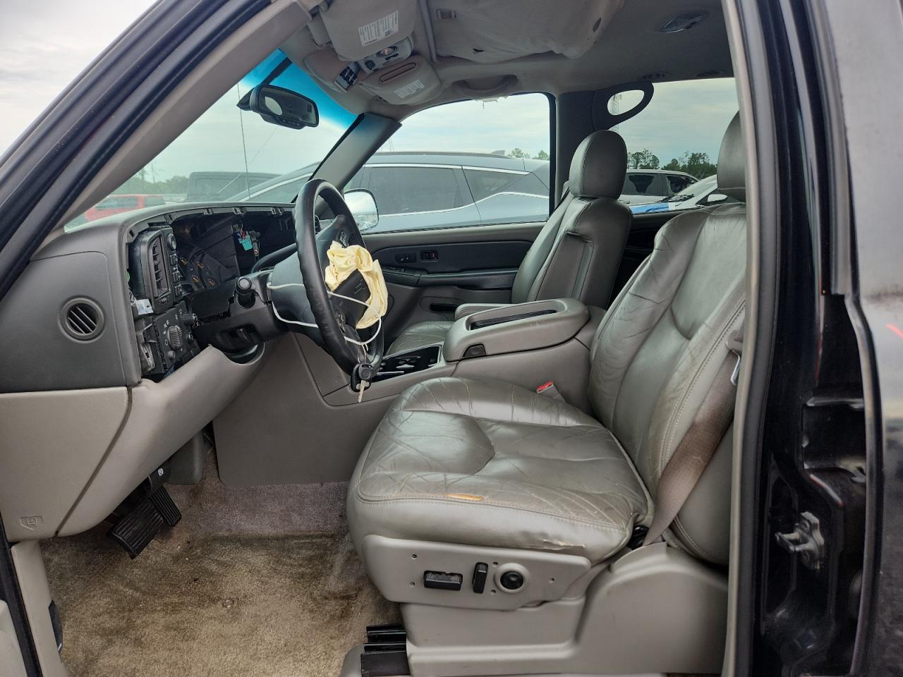 2003 CHEVROLET Tahoe