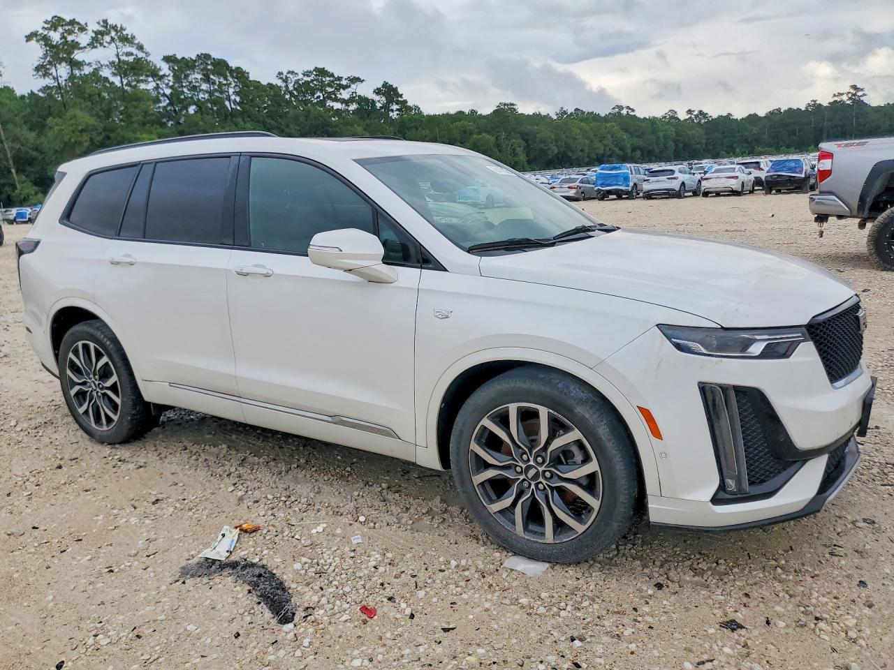 2021 CADILLAC XT6