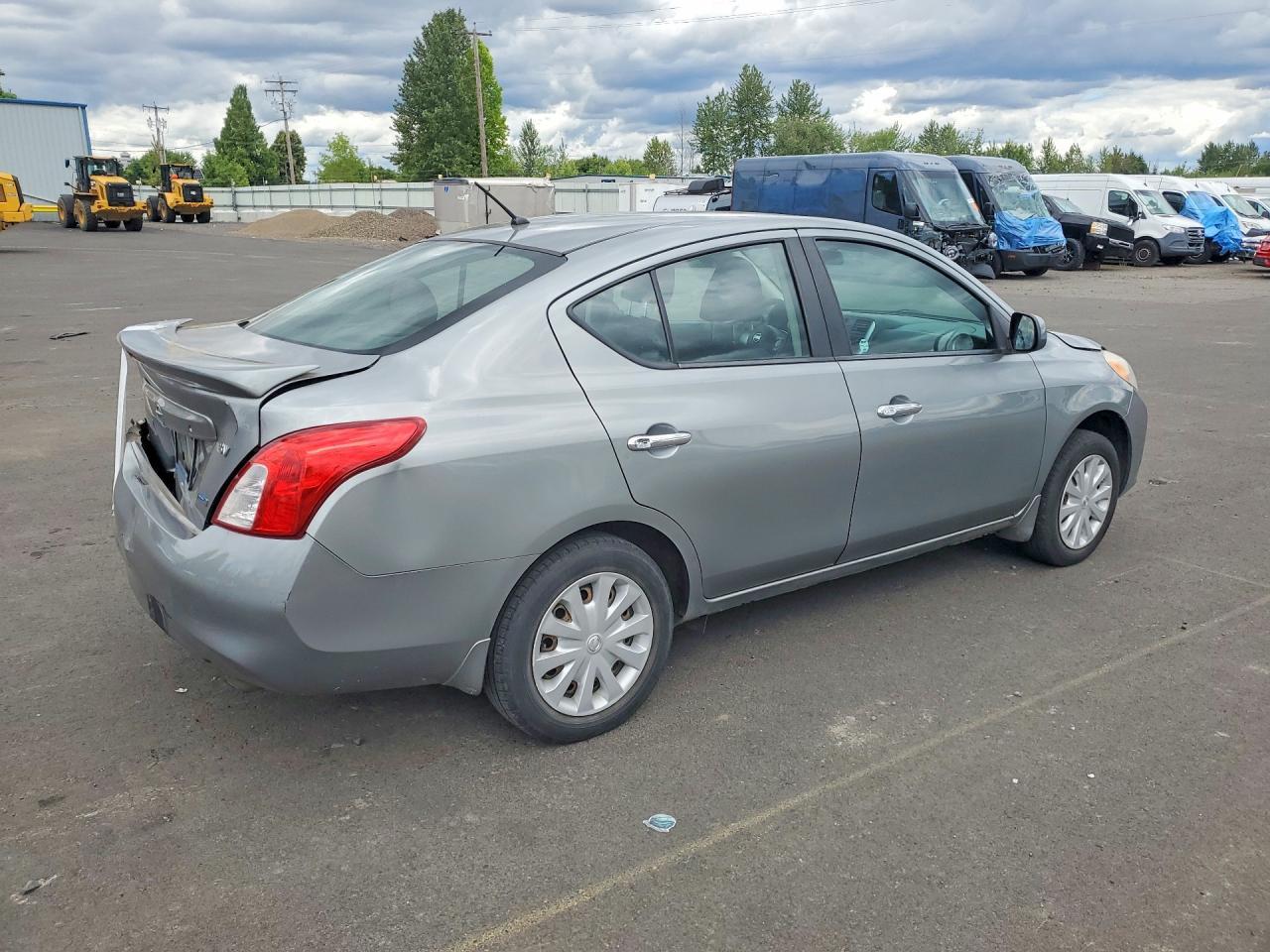 2013 NISSAN VERSA