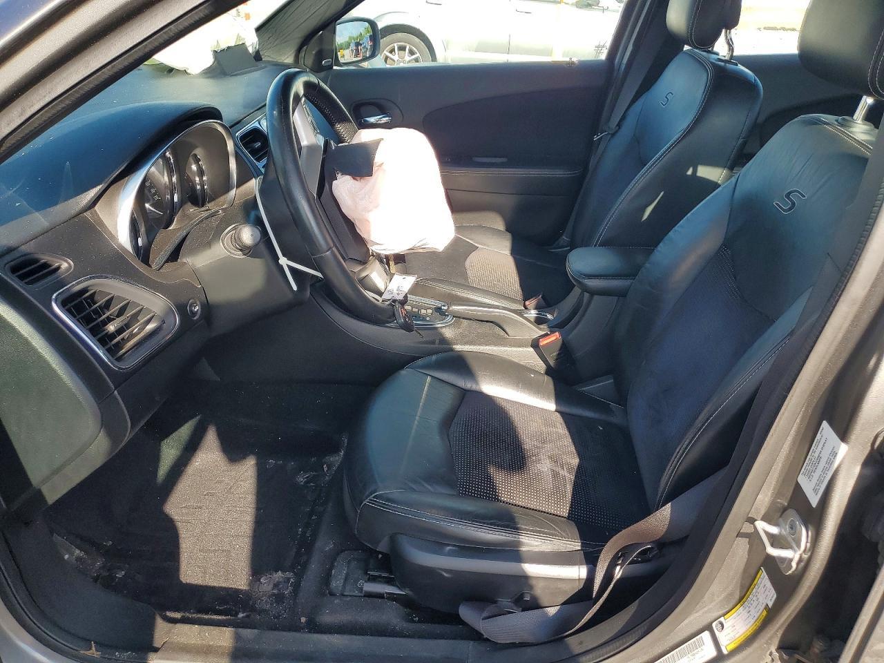 2013 CHRYSLER 200