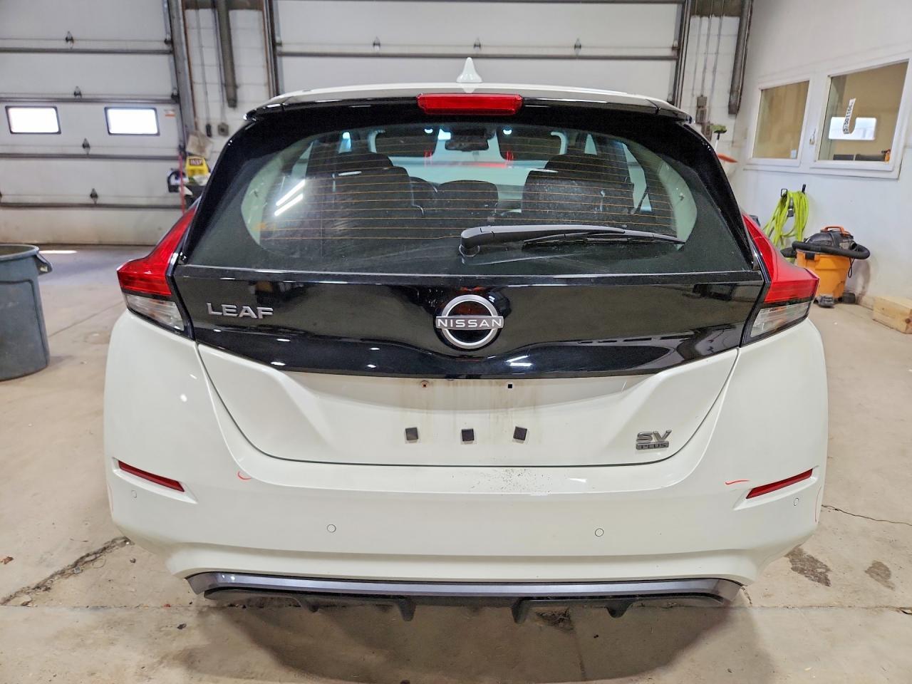 2024 NISSAN LEAF