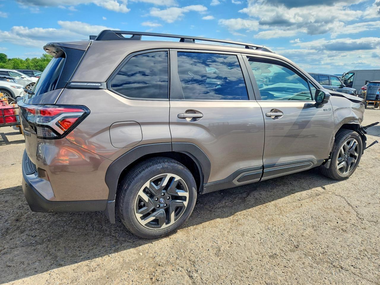 2025 SUBARU FORESTER