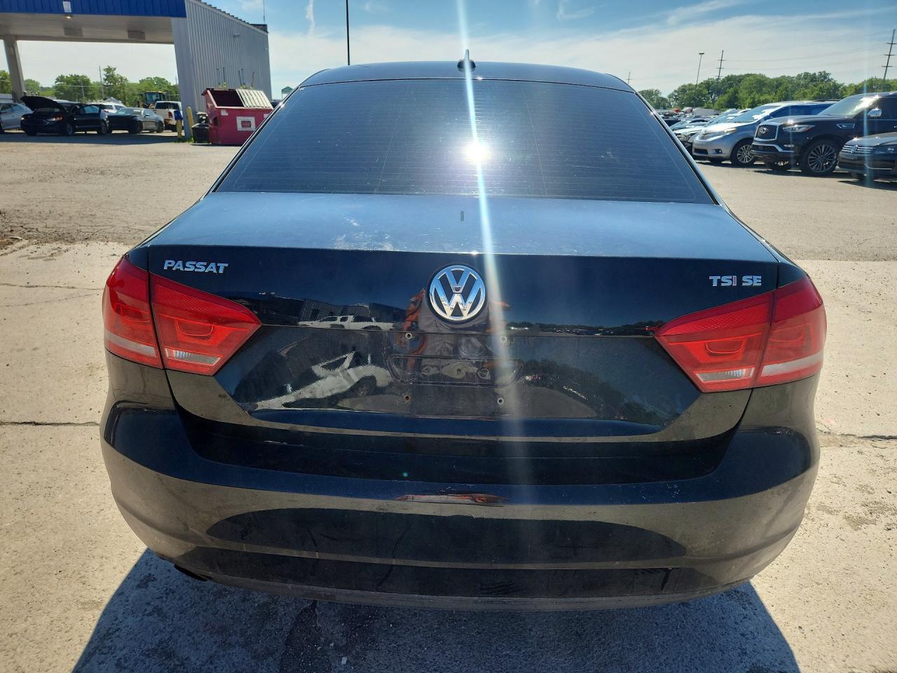 2014 VOLKSWAGEN Passat