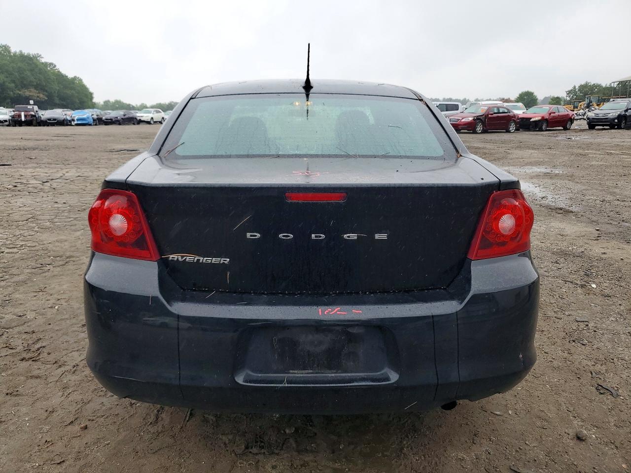 2013 DODGE Avenger