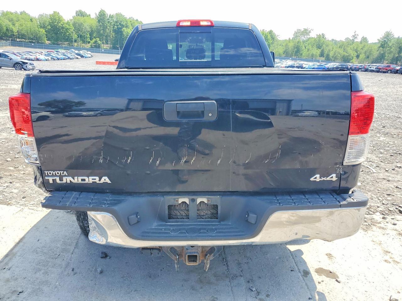 2011 TOYOTA TUNDRA