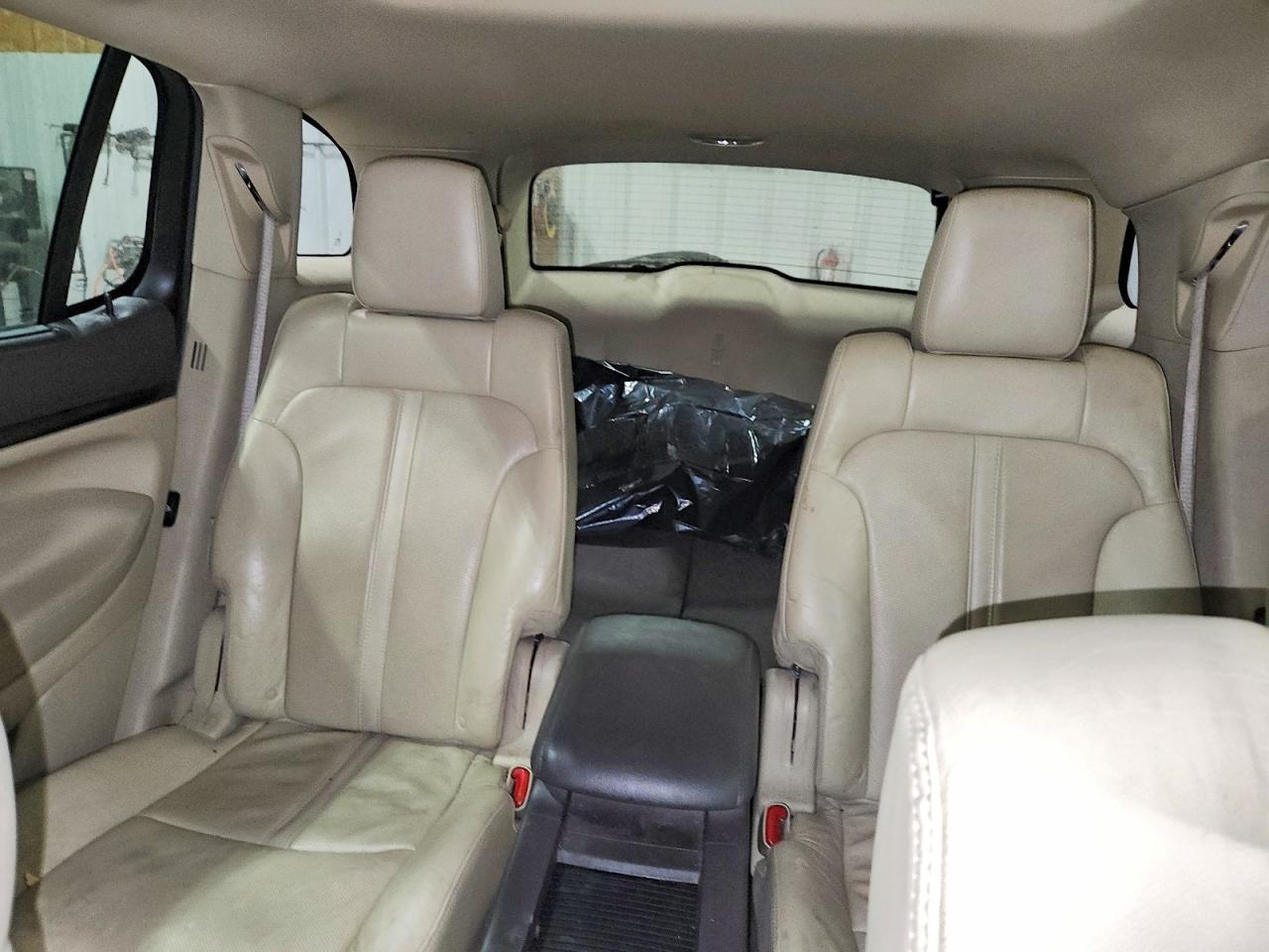 2013 LINCOLN MKT
