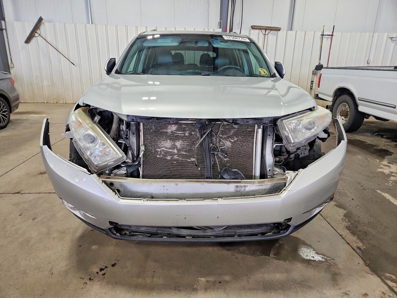2013 TOYOTA HIGHLANDER