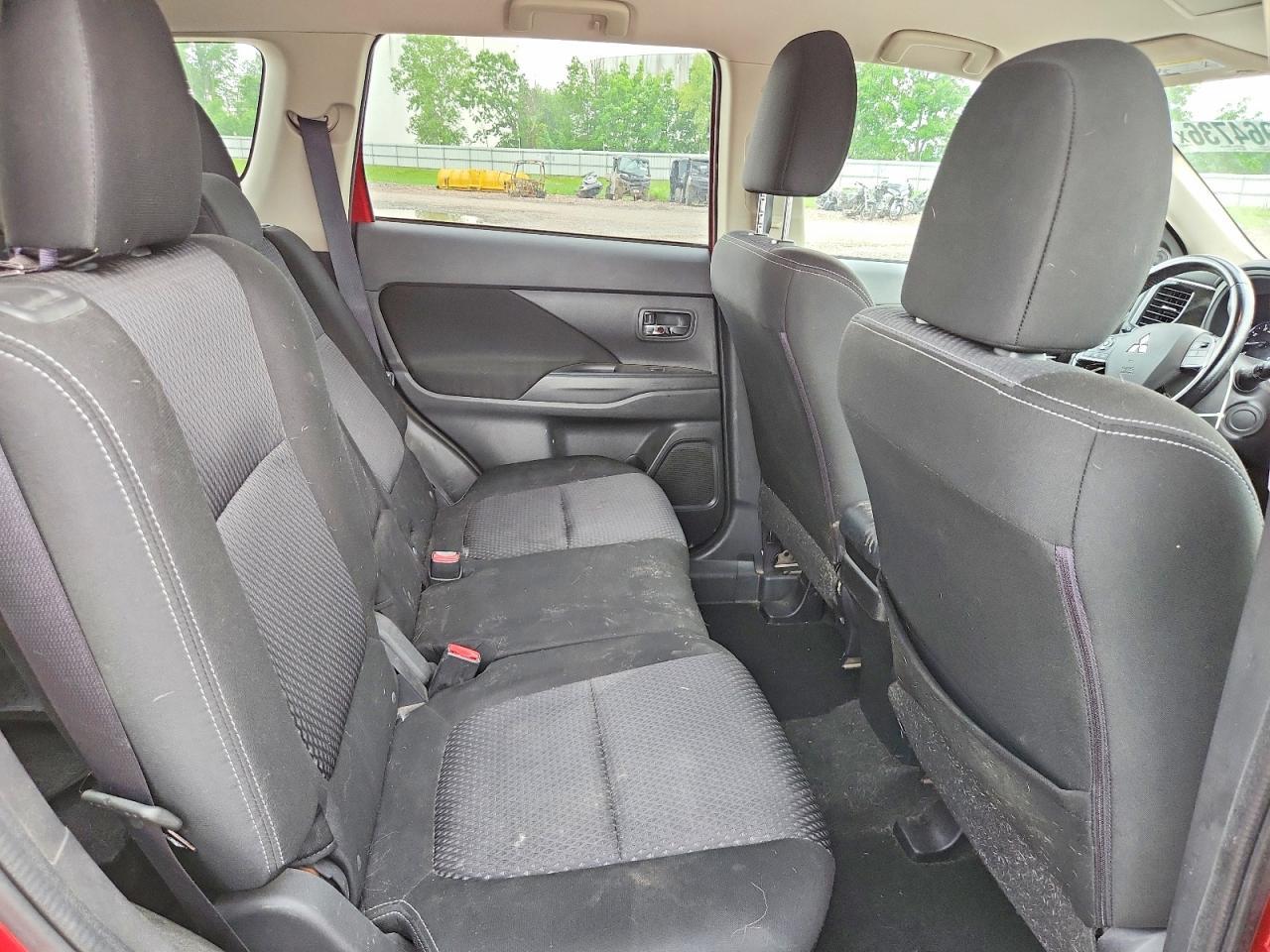 2016 MITSUBISHI outlander