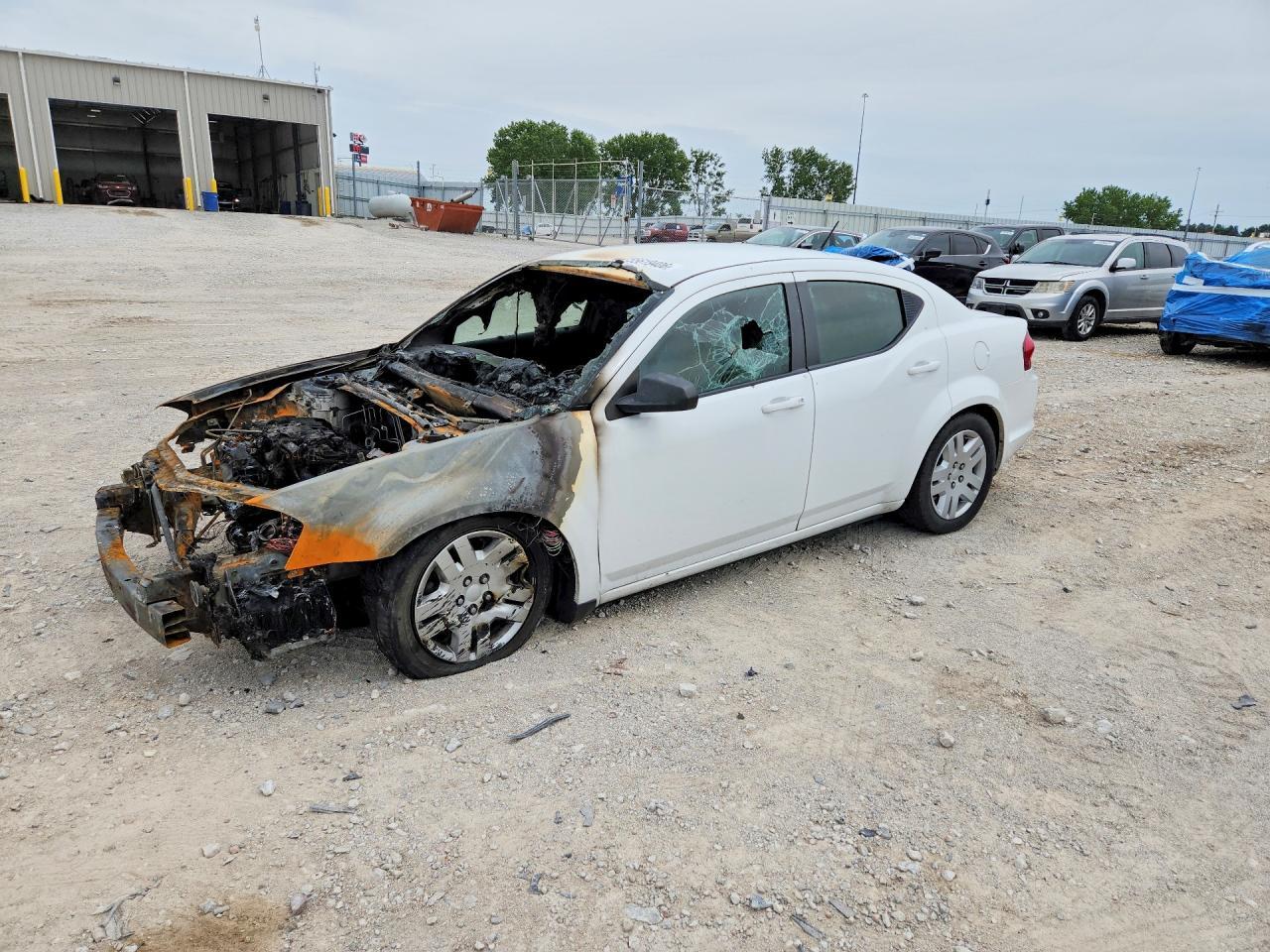 2014 DODGE Avenger