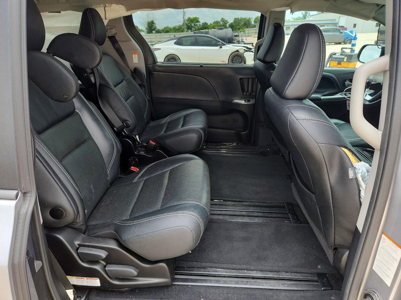 2017 TOYOTA SIENNA