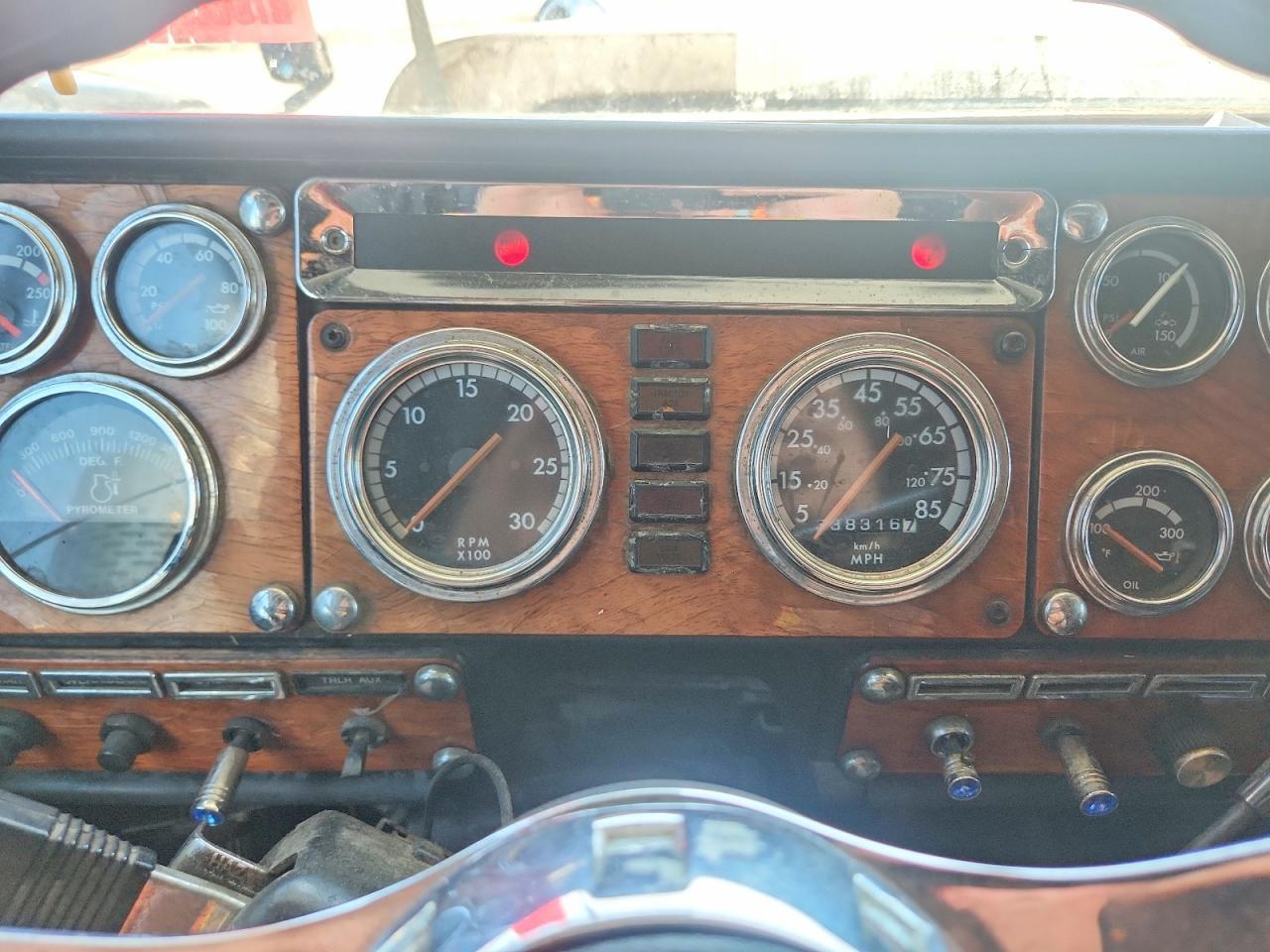 1999 FREIGHTLINER Conventional