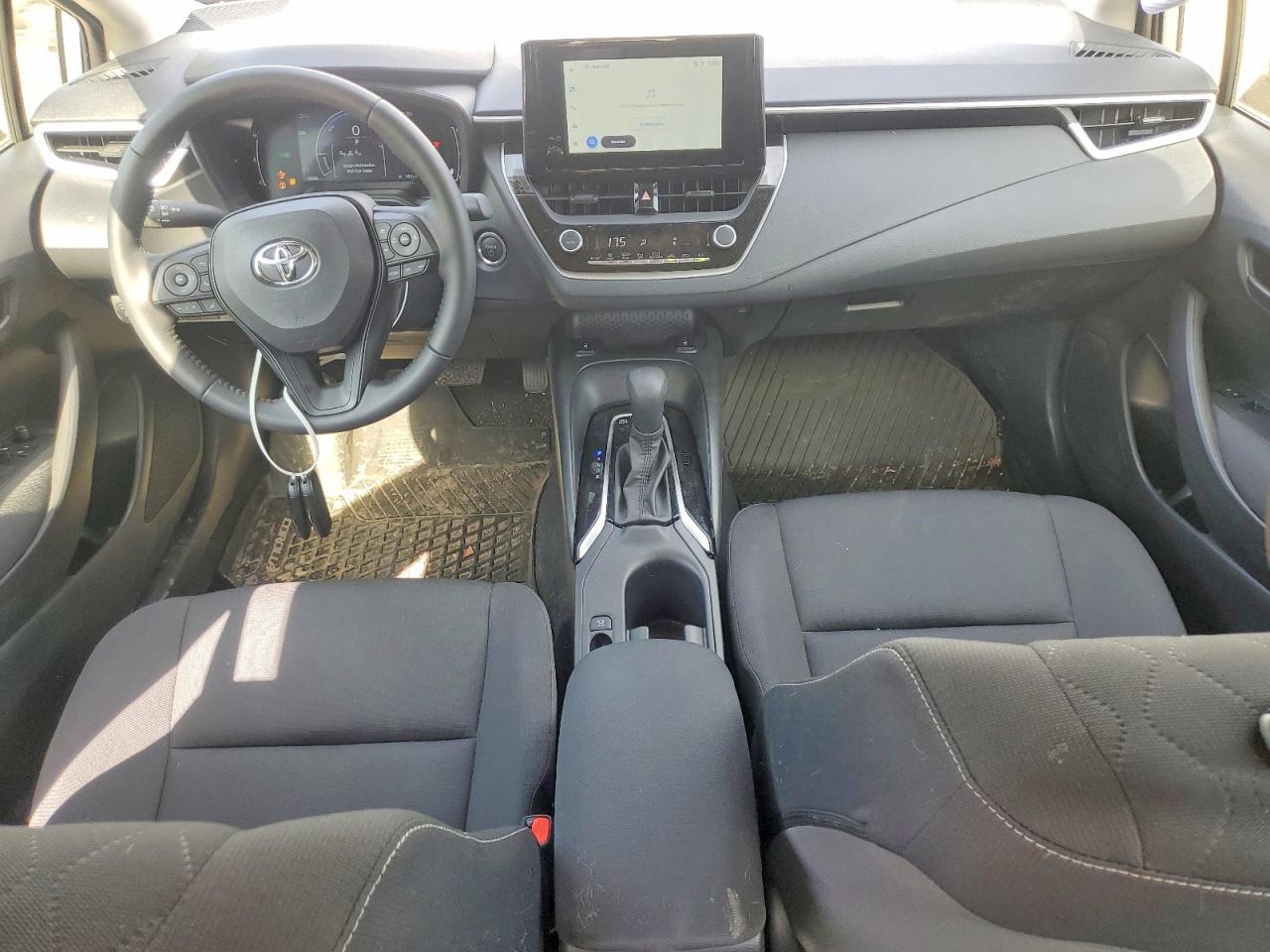 2025 TOYOTA COROLLA