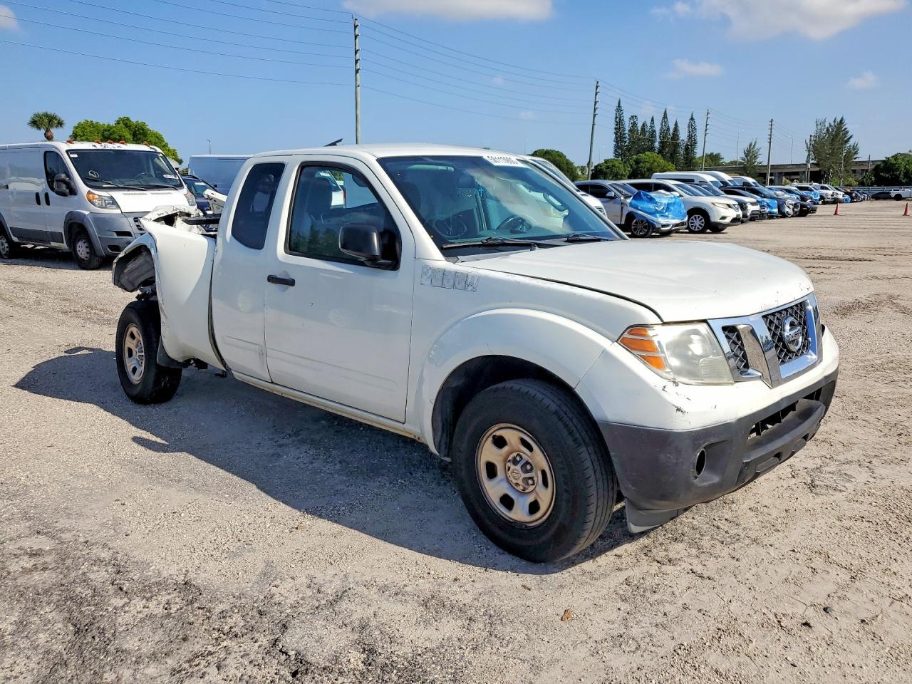 2016 NISSAN Frontier