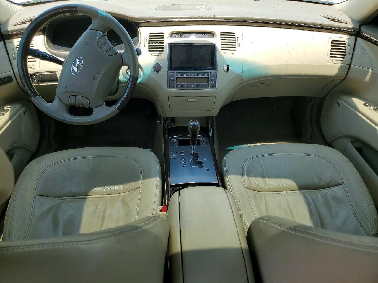 2011 HYUNDAI Azera