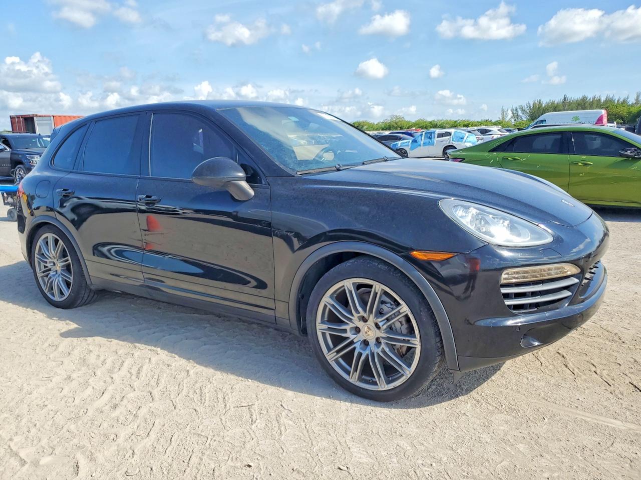 2011 PORSCHE CAYENNE