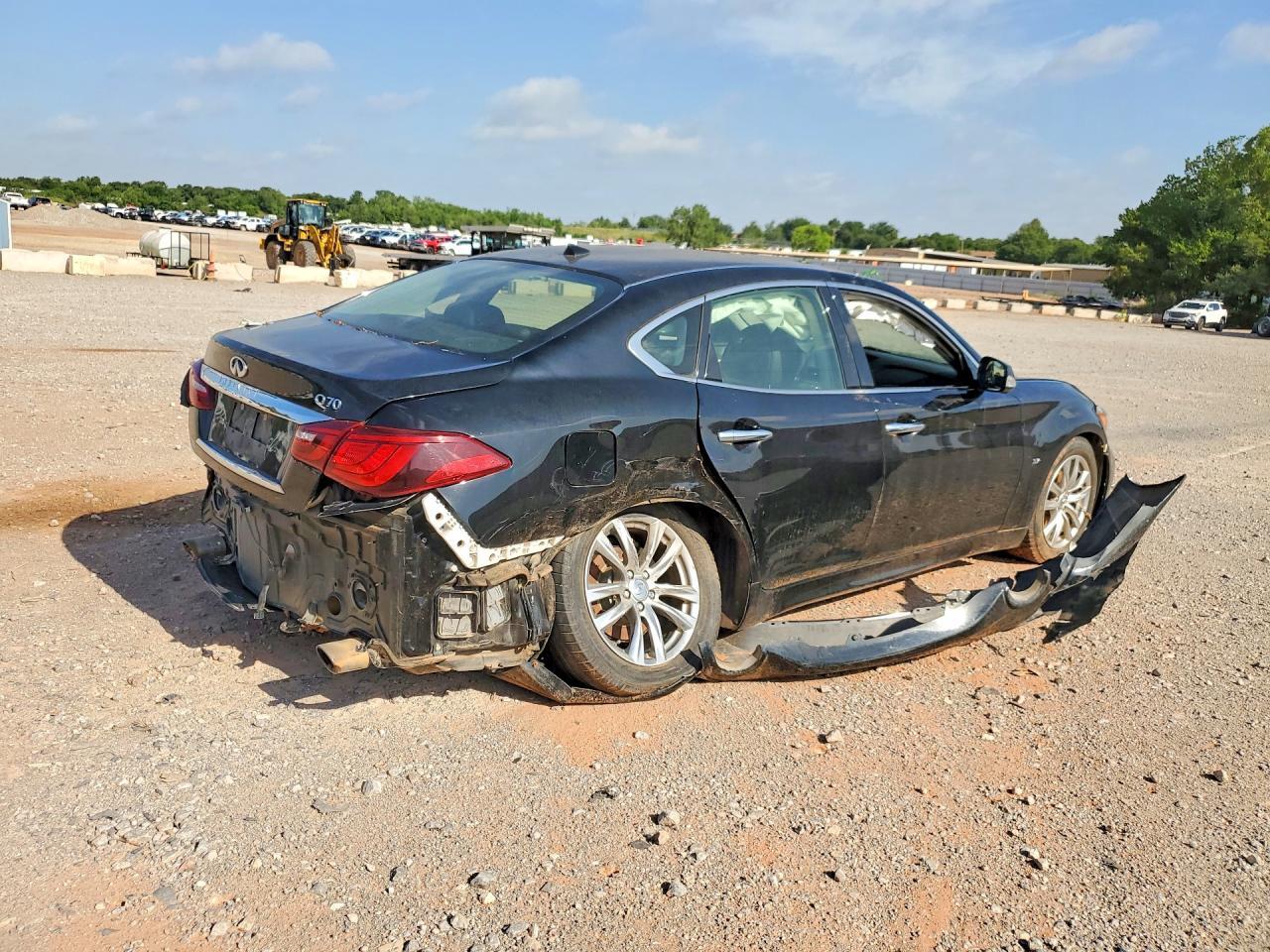 2017 INFINITI Q70