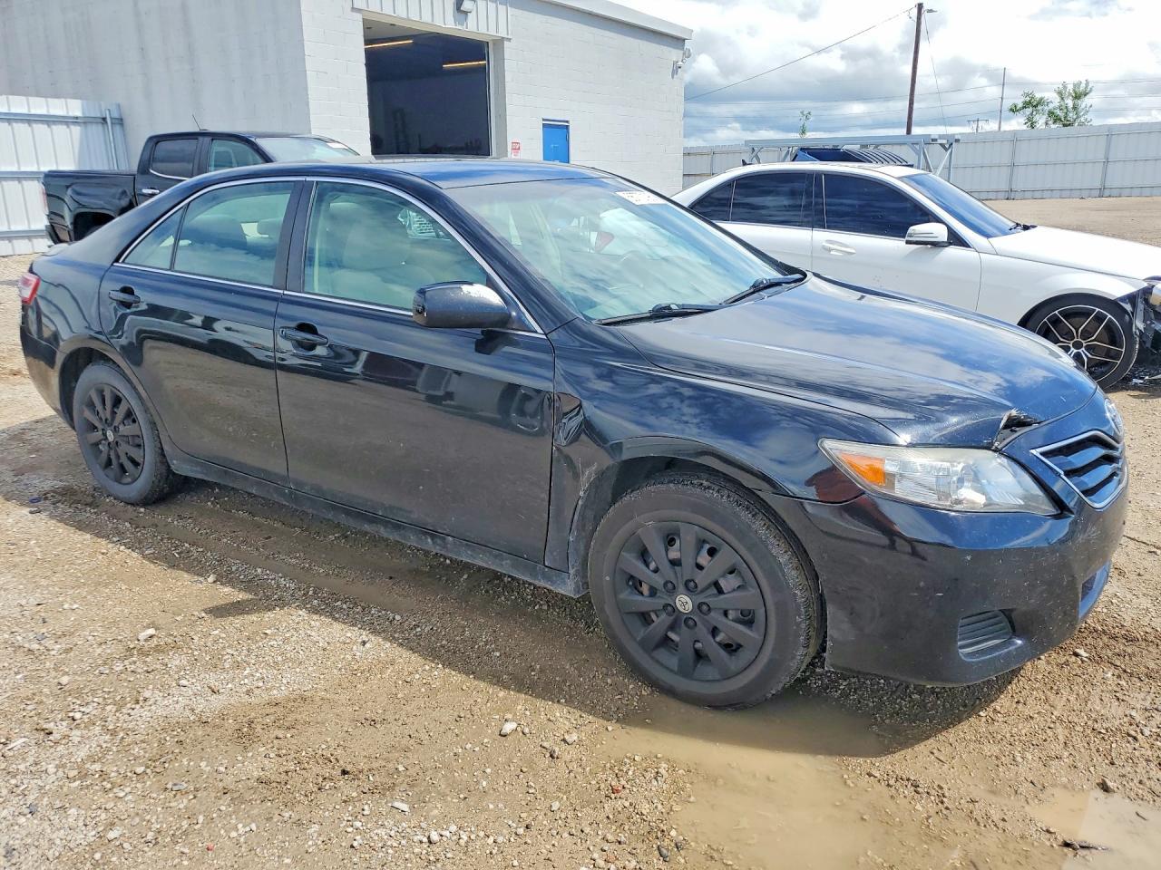 2011 TOYOTA CAMRY