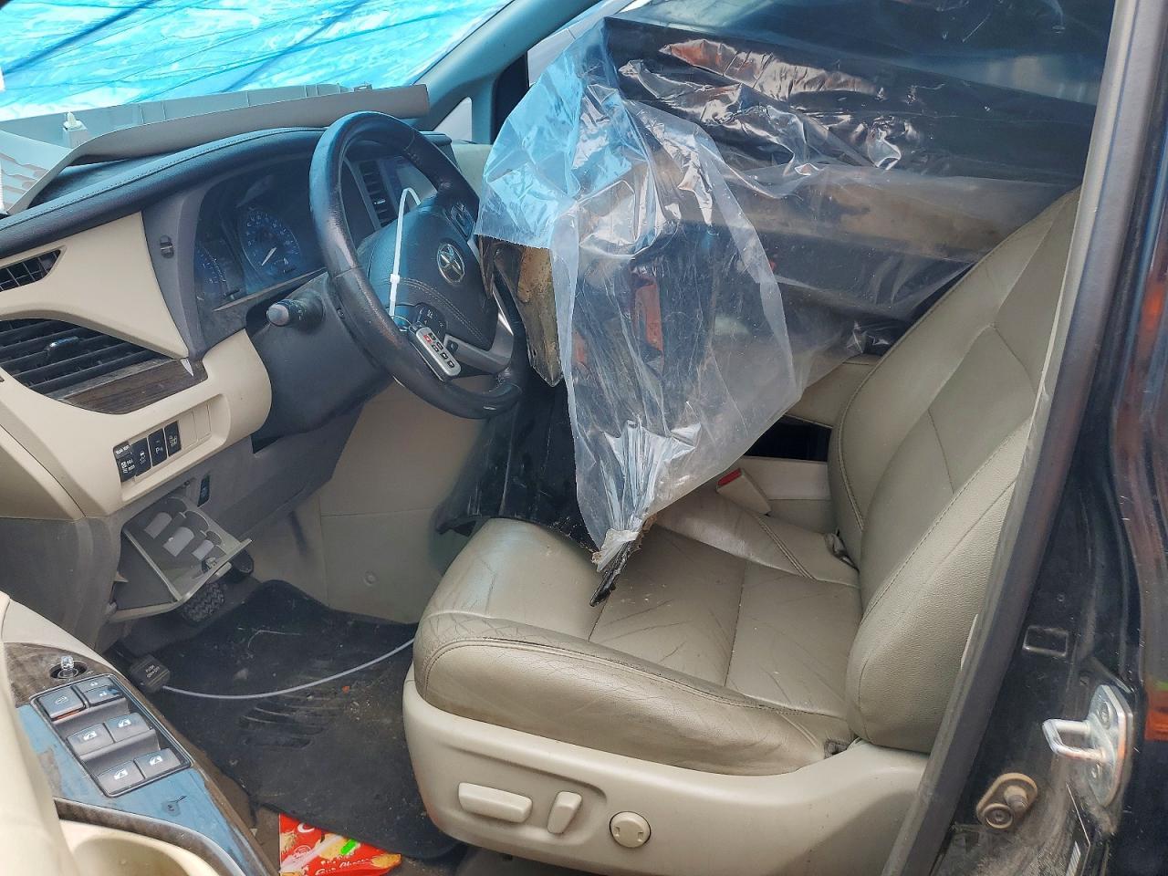2017 TOYOTA SIENNA