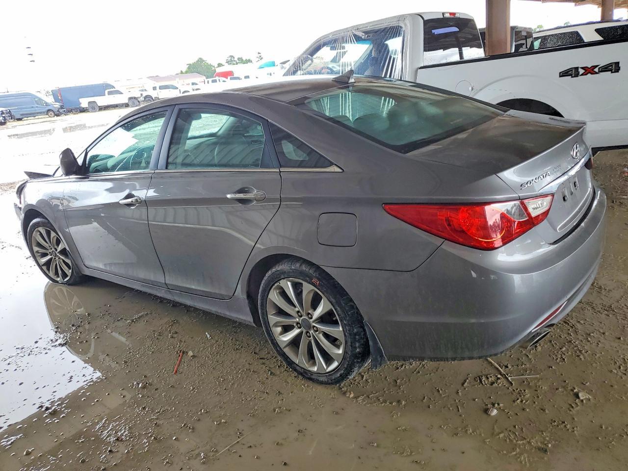 2011 HYUNDAI SONATA