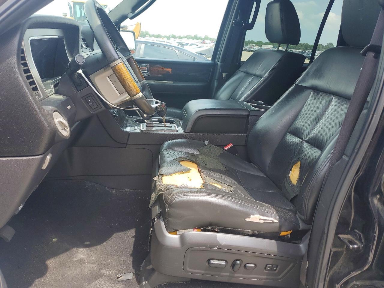 2010 LINCOLN Navigator