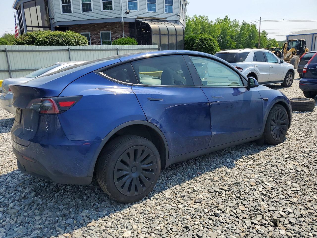 2024 TESLA MODEL Y