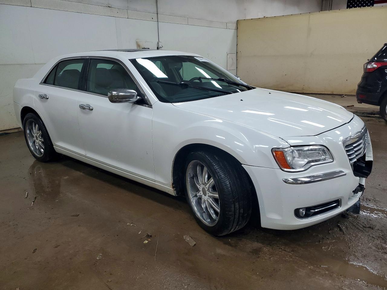 2013 CHRYSLER 300
