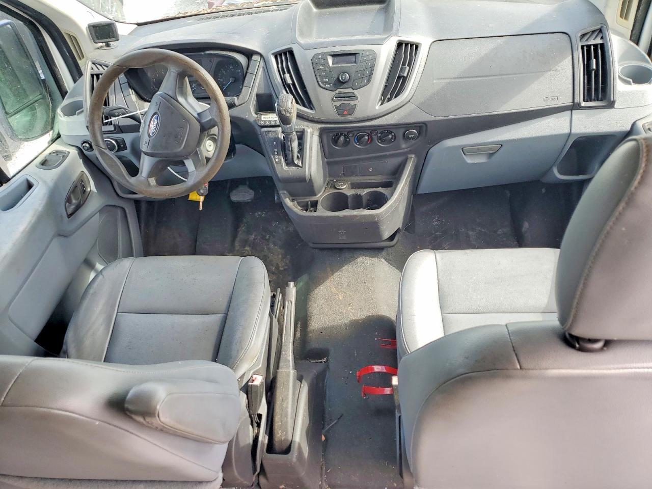 2015 FORD Transit