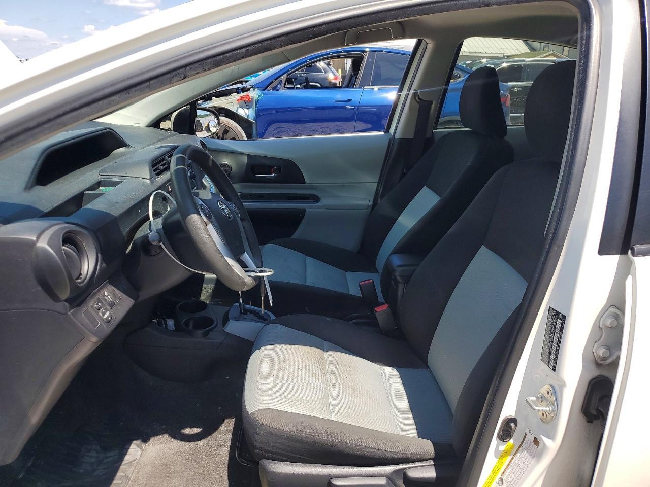 2013 TOYOTA Prius c