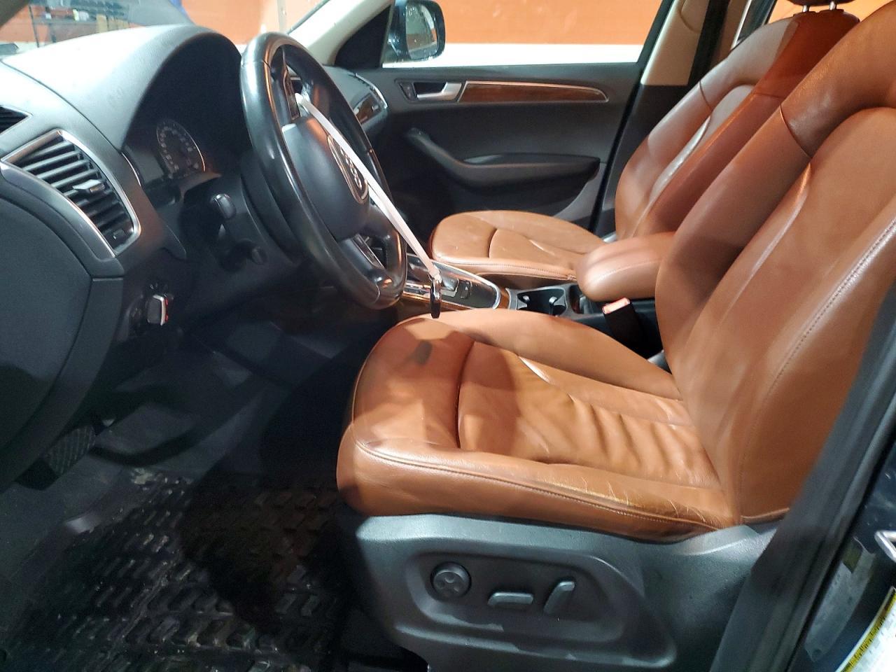 2011 AUDI Q5