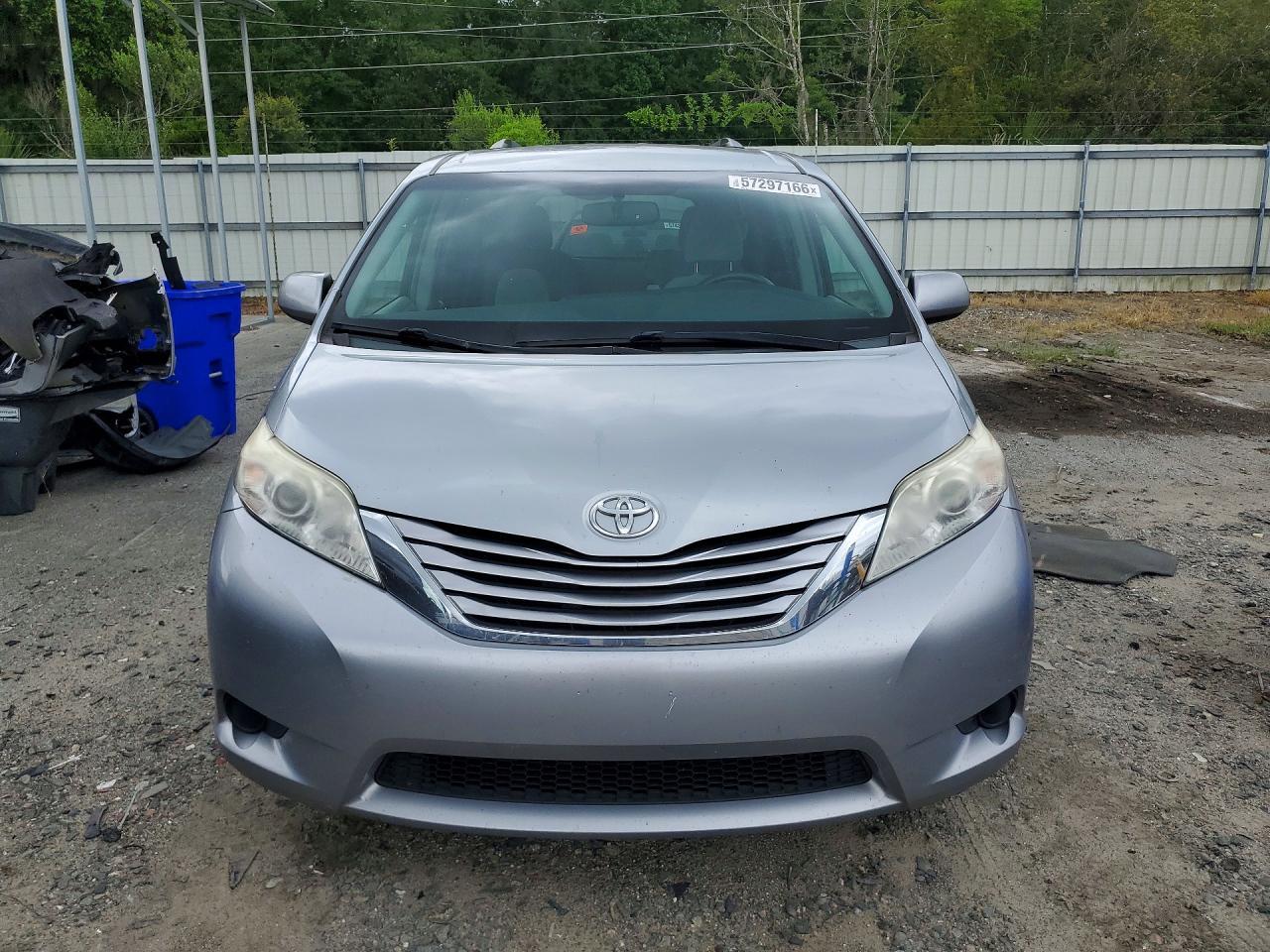 2015 TOYOTA SIENNA