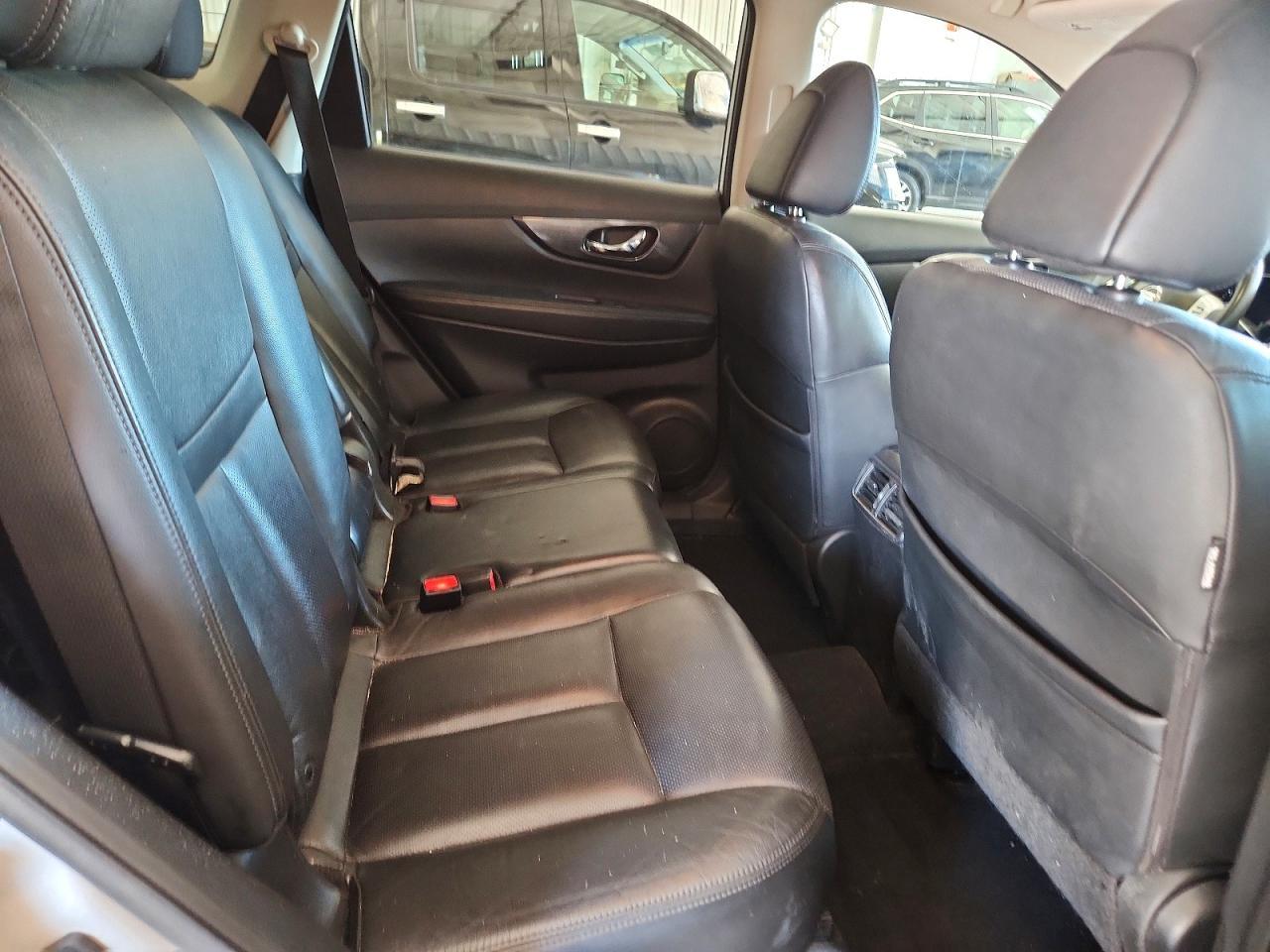 2015 NISSAN ROGUE