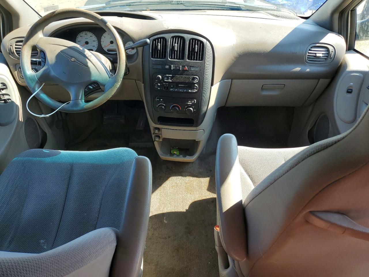 2001 CHRYSLER Voyager