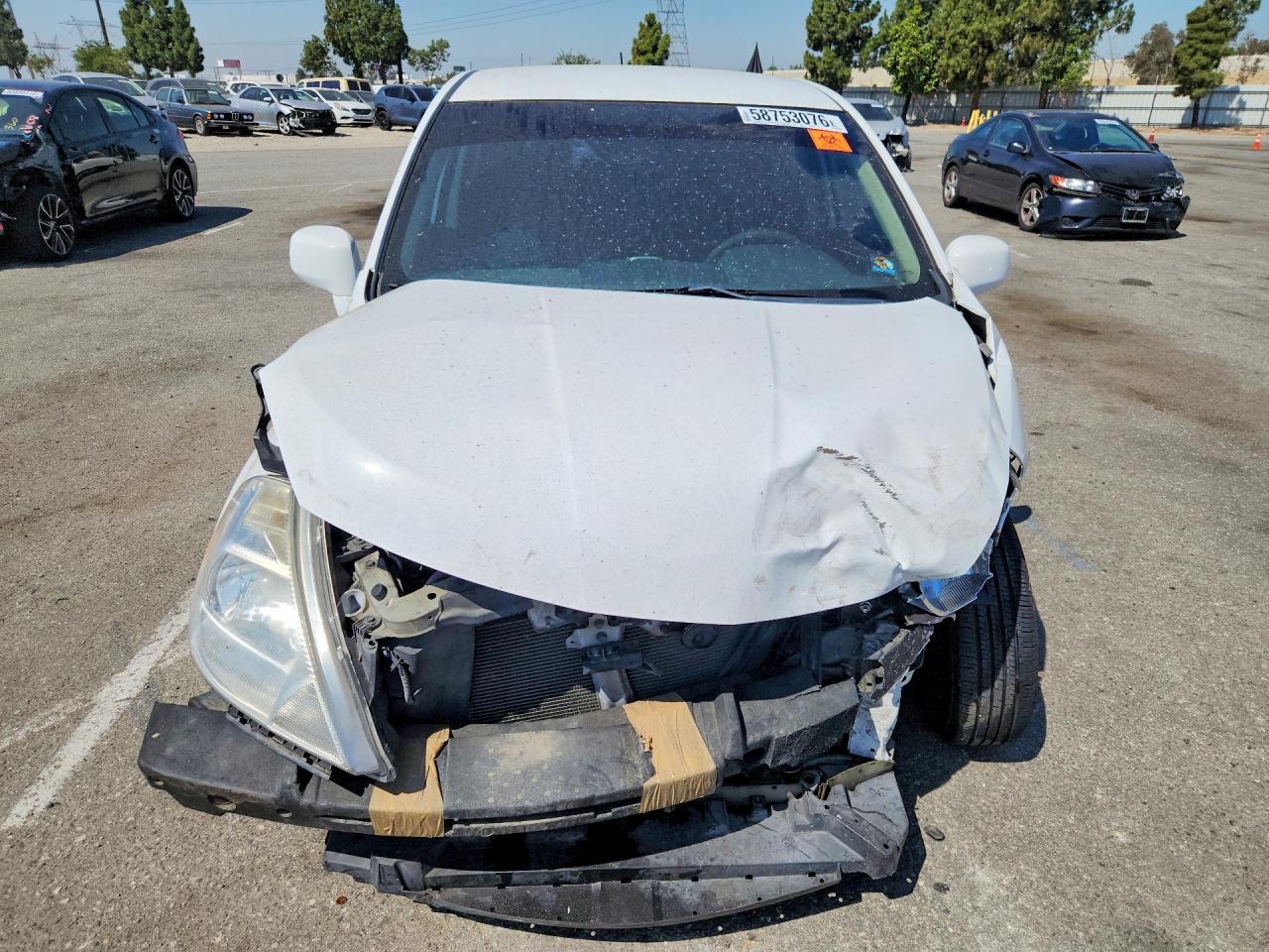 2011 NISSAN VERSA