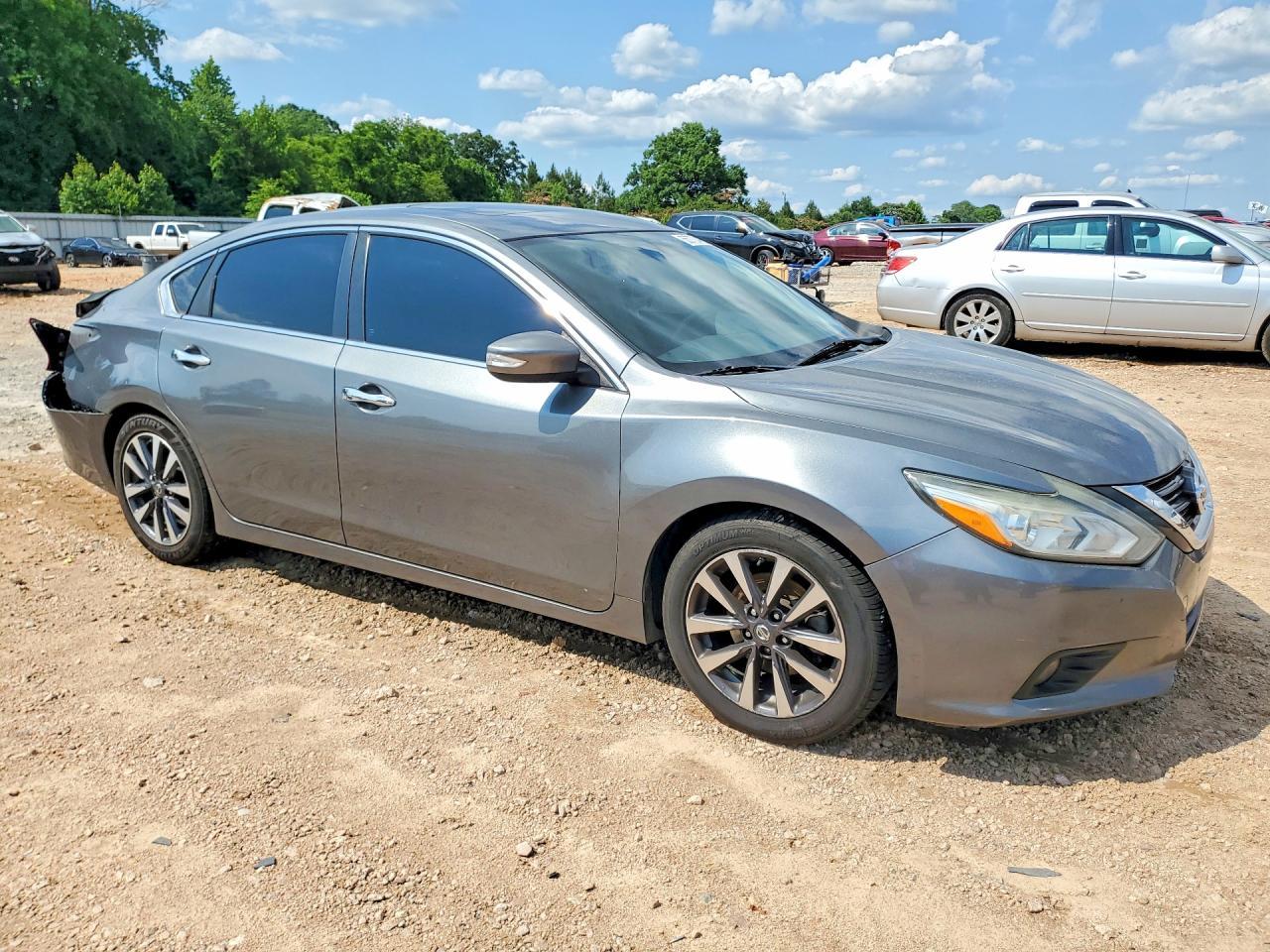 2017 NISSAN ALTIMA