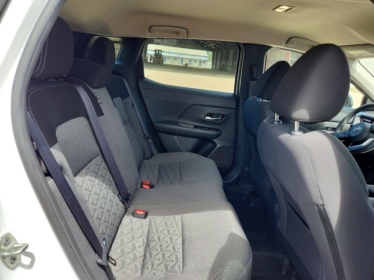 2025 NISSAN KICKS