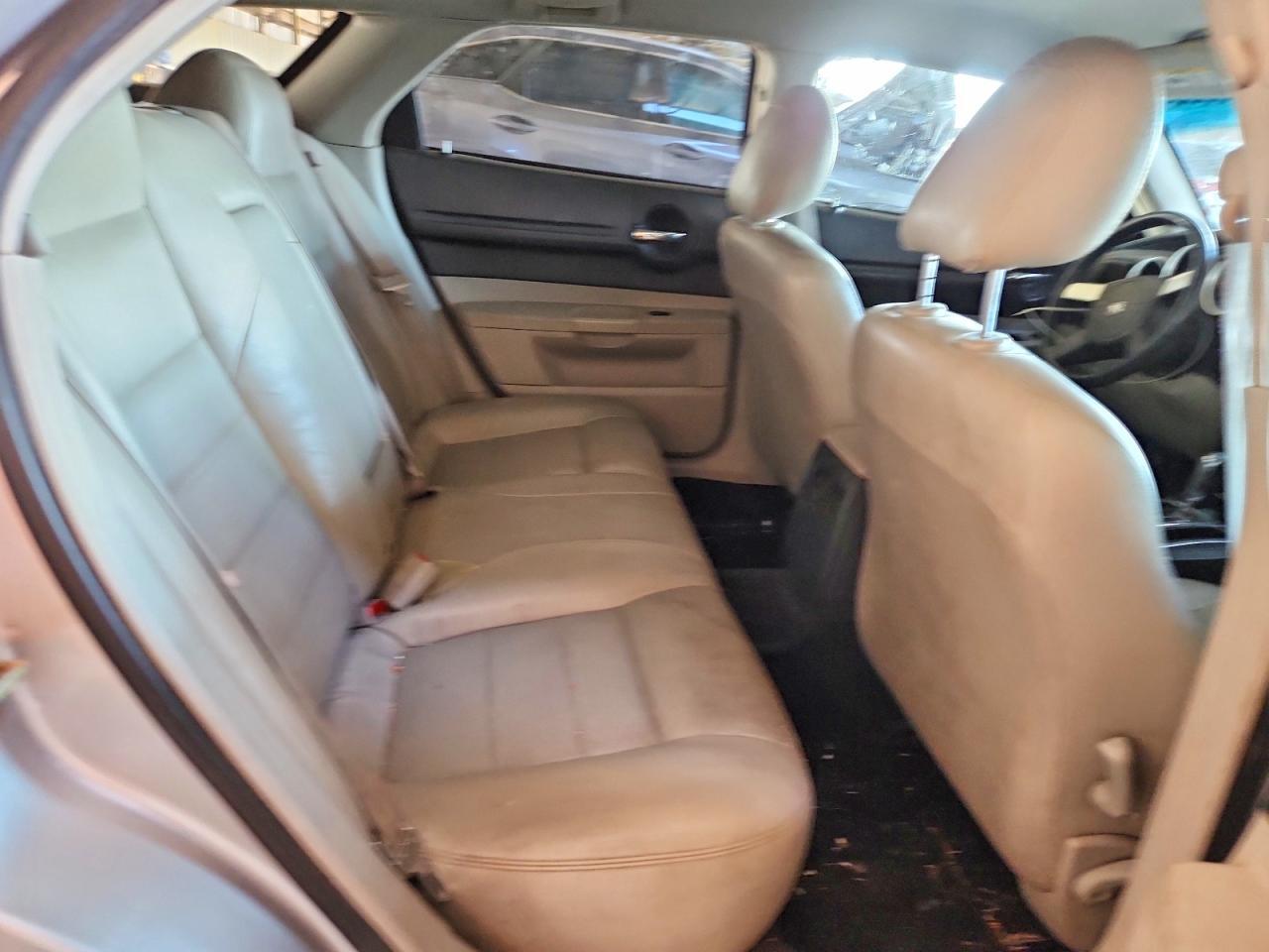 2005 DODGE MAGNUM